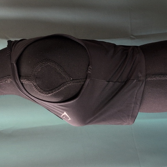 Gumshark Tank. Medium. EUC - Picture 5 of 8